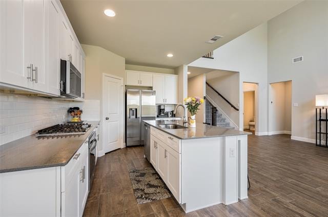 Building Photo - 6005 Horsetail Dr