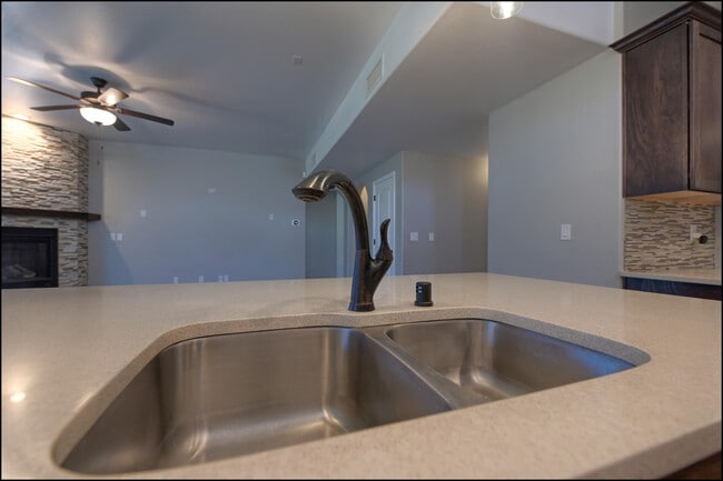 Building Photo - 2166 Enchanted Crst Dr