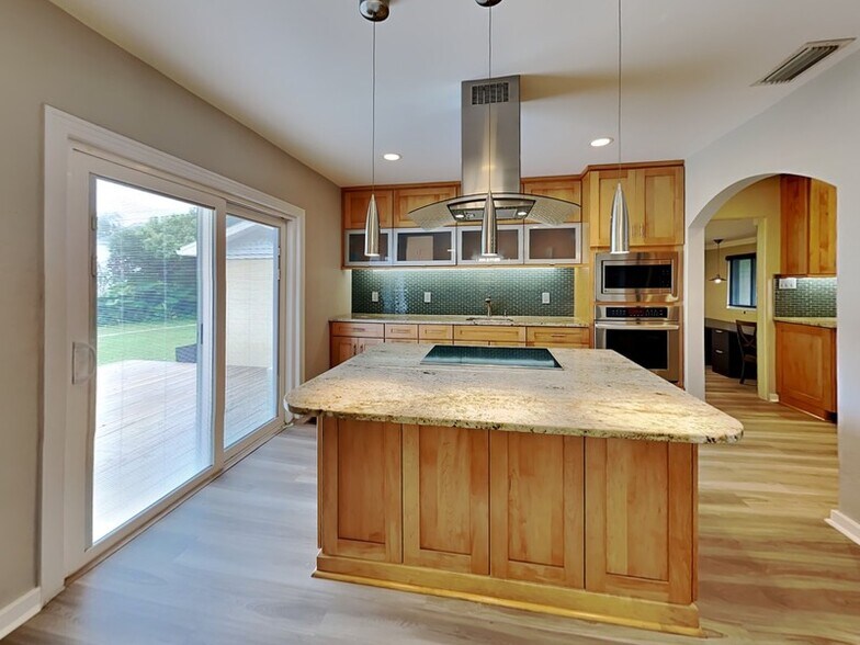 Building Photo - 1112 Chichester St