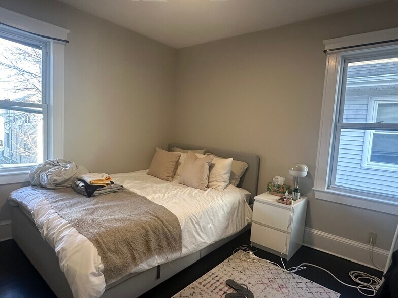 Building Photo - 59 Sunset Rd