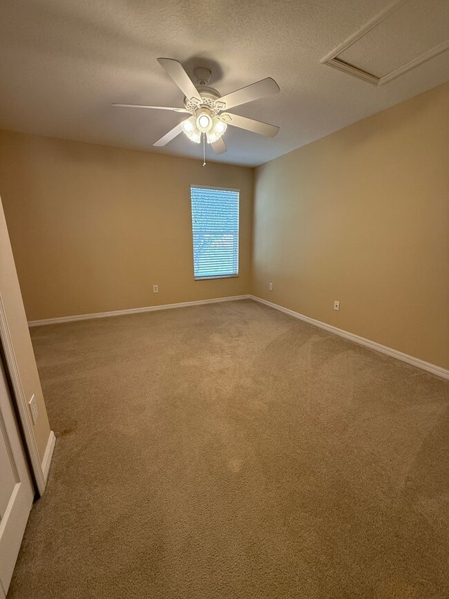 Building Photo - 3/2.5 townhome in Sanford! AVAILABLE MARCH...