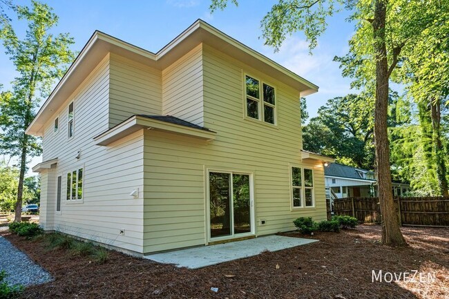 Building Photo - 1110 Tree Canopy Way Wilmington, NC 28403 ...