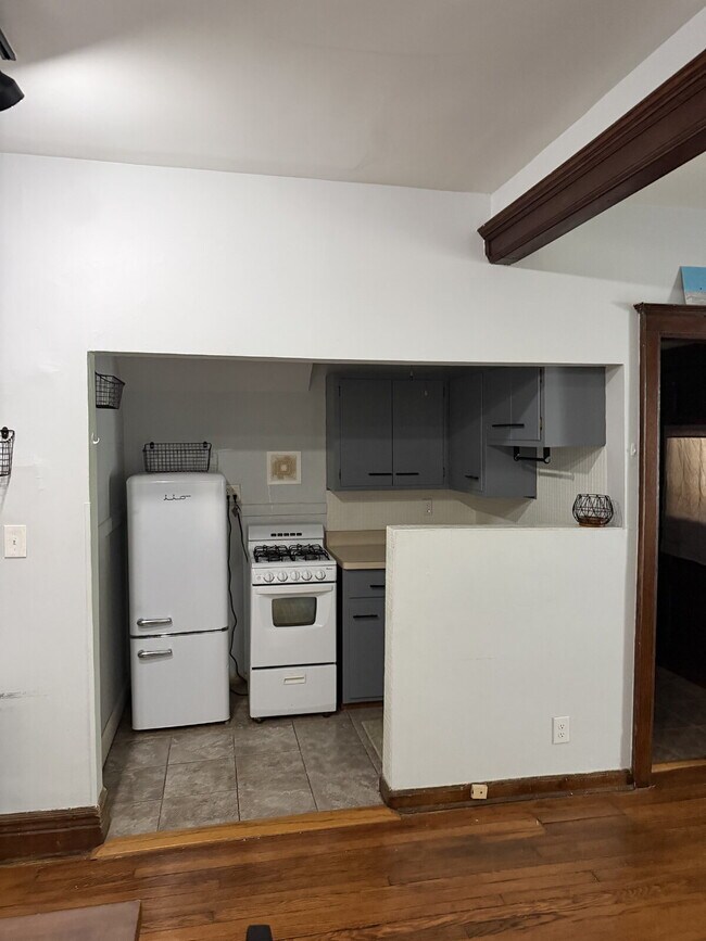 Building Photo - Furnished 1-Bedroom Apartment in the Elmwood Village