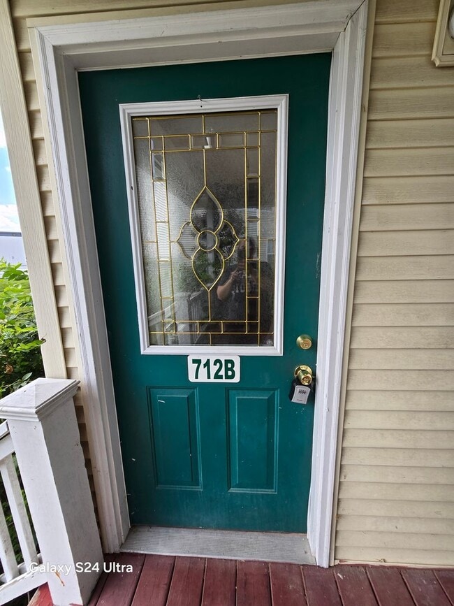 Building Photo - 2bd/1Ba Duplex.