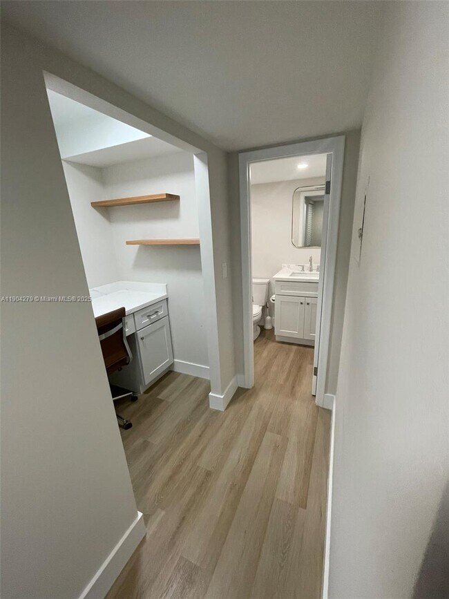 Building Photo - 8107 SW 72nd Ave