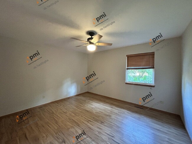 Building Photo - 5531 Mulberry Ave