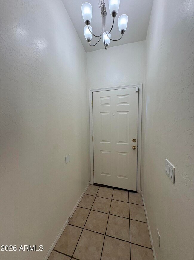 Building Photo - 551 W 21st Ave