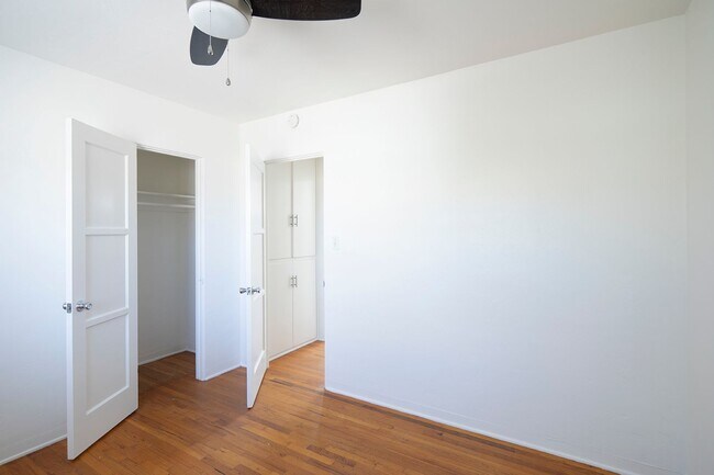 Building Photo - Pacific Beach: 1 Bedroom w/ Remodeled Kitc...