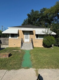 Building Photo - 14204 Woodlawn Ave