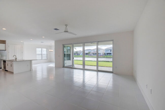 Building Photo - 9632 Highland Pointe Pass