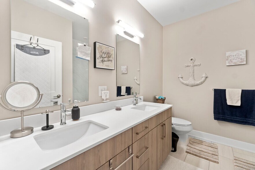 Building Photo - 145 Riverhaven Dr