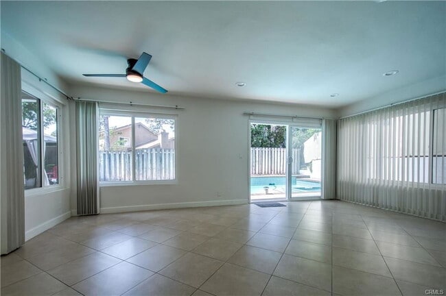 Building Photo - 23925 Copenhagen St