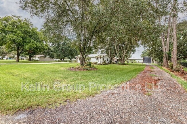 Building Photo - 2220 Mini Ranch Rd
