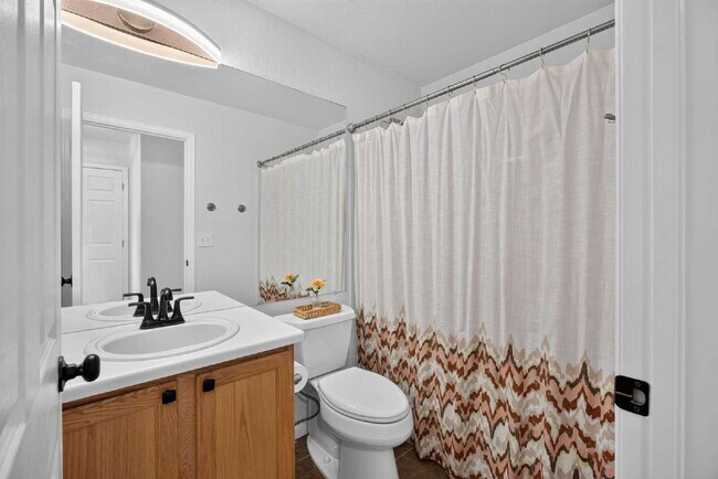 Building Photo - Spacious 4 Bed, 3 Bath Home in the Heart Of Parker, Colorado!