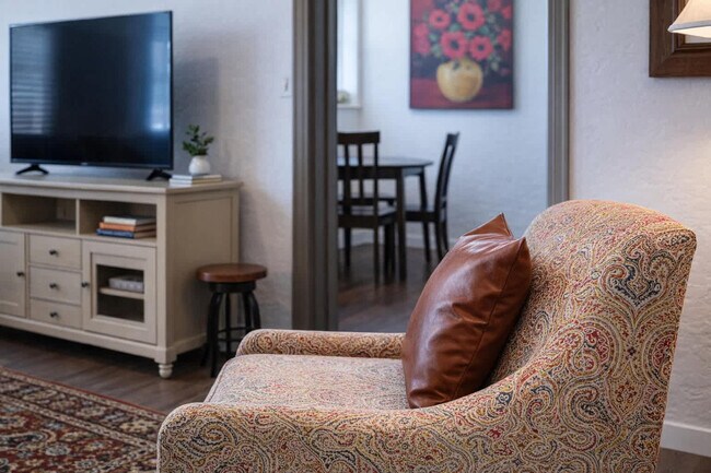 Building Photo - 101 Algoma Blvd