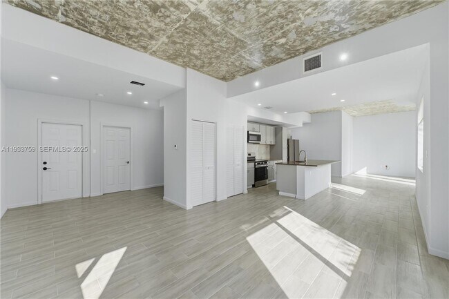 Building Photo - 1393 NW 31st Ave