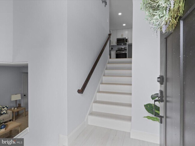 Building Photo - 3416 Sunny View Dr