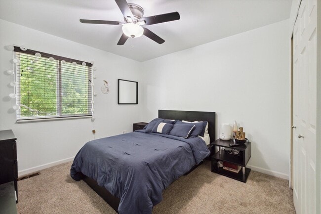 Building Photo - 578 E Mahan Ave