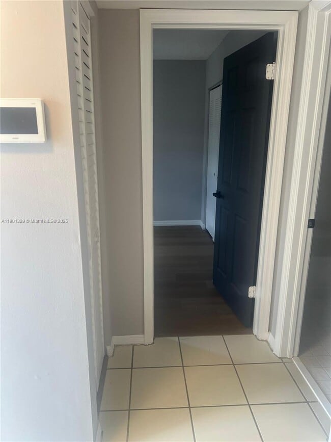 Building Photo - 438 NE 210th Cir Terrace