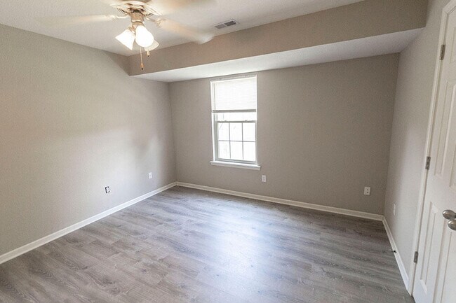 Building Photo - 4001 Snowy Owl Dr