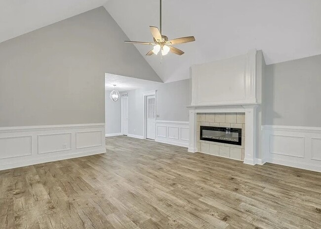Building Photo - 812 Spanish Oak Dr