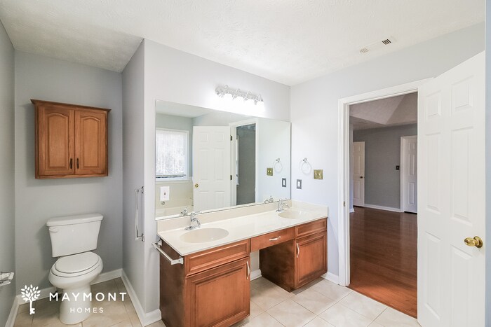 Building Photo - 295 N Oakland Cir