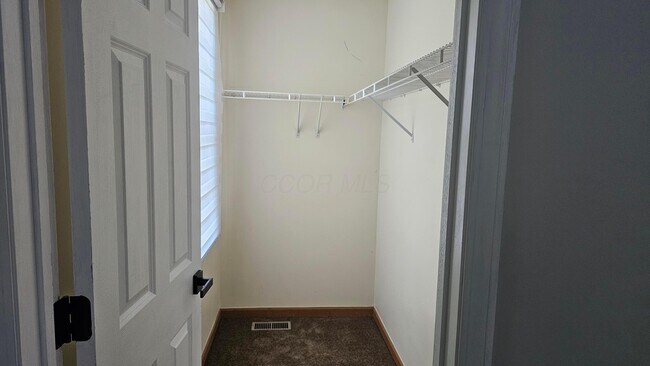 Building Photo - 3044 Kings Realm Ave