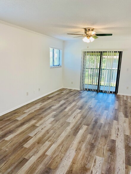 Building Photo - 420 Breakwater Dr