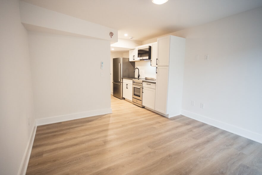 Building Photo - Albemarle Studio Apartments