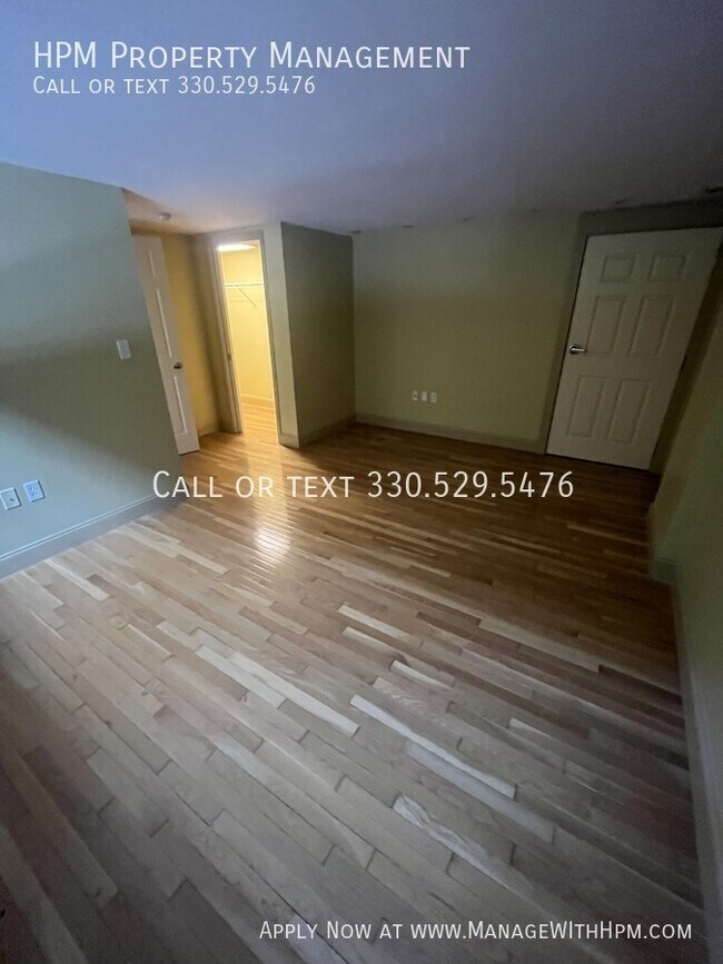 Building Photo - 2404 Prospect Ave E