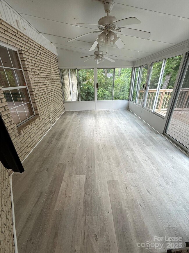 Building Photo - 4371 La Brea Dr