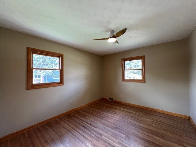 Building Photo - 1701 32nd St