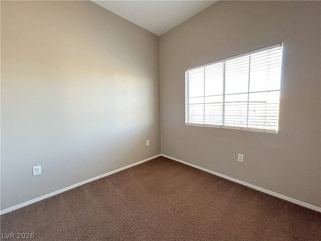 Building Photo - 10245 S Maryland Pkwy