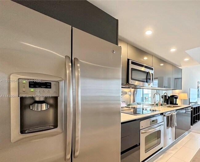 Building Photo - 31 SE 6th St