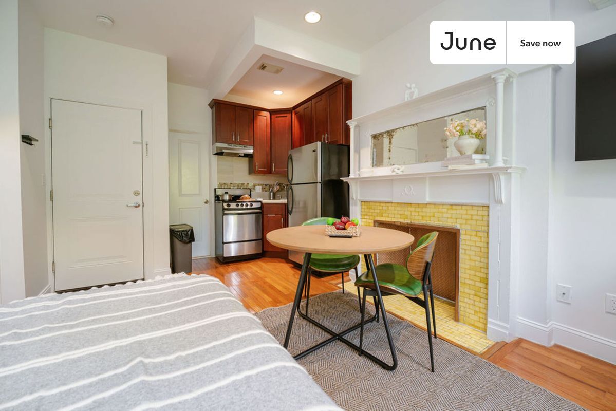 Building Photo - 145 W 136th St