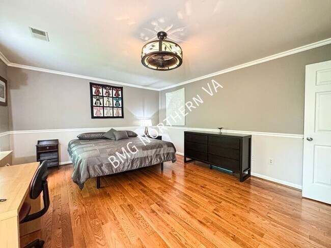 Building Photo - 4800 Occoquan Overlook