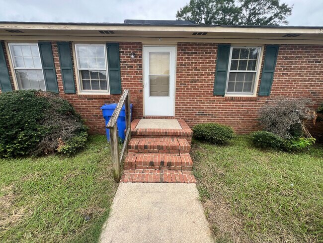 Building Photo - 2208 Candlewood Dr SW