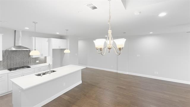 Building Photo - 5713 Woodlands Dr