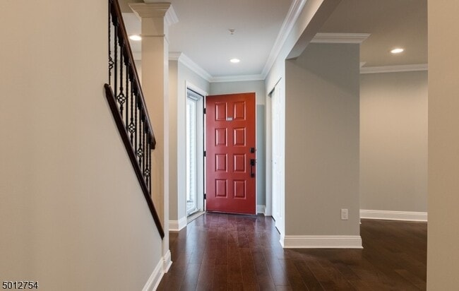 Building Photo - 255 Riveredge Dr