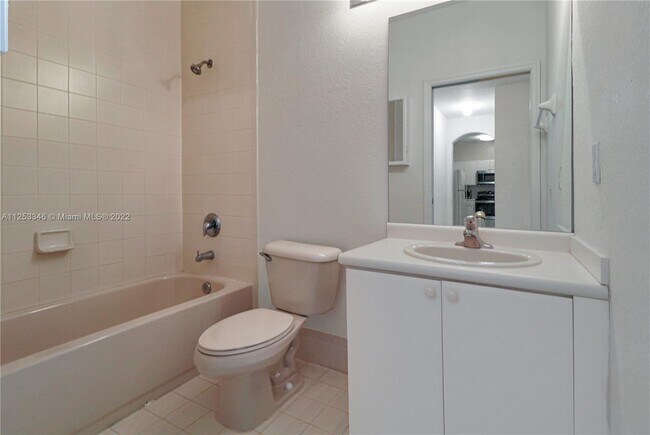 Building Photo - 2711 SE 16th Ave