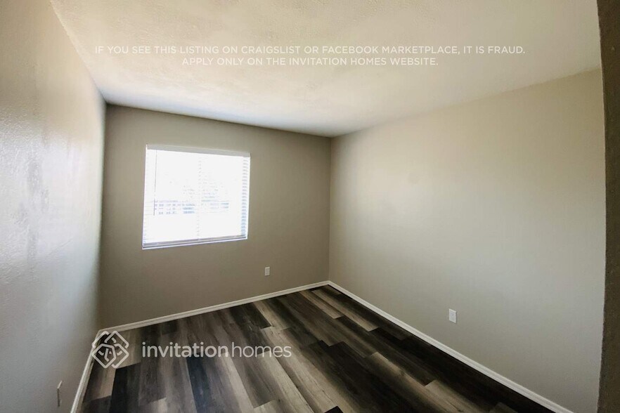 Building Photo - 1808 W Curry Dr