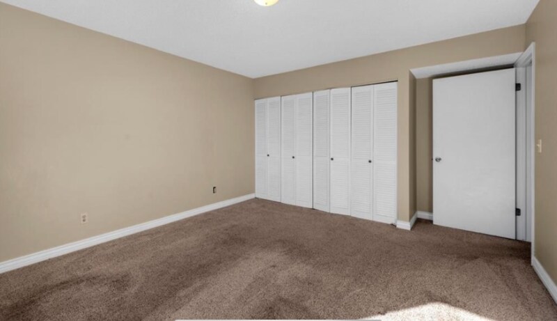 Building Photo - 2167 Broadmoor Rd Cir