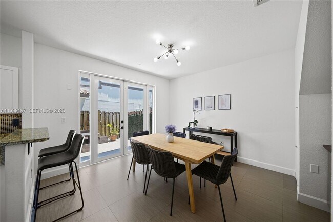 Building Photo - 11613 NW 78th St