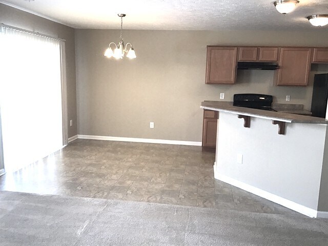 Building Photo - 8194 Oriole Point Dr