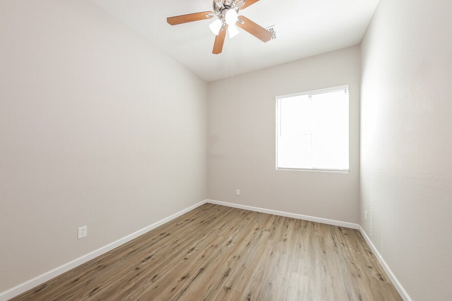 Building Photo - 10416 W Carlota Ln