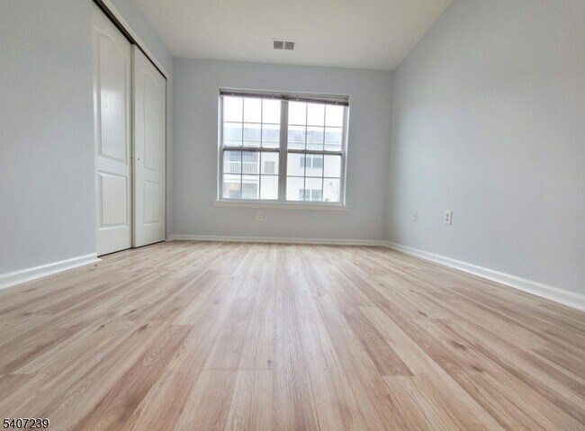 Building Photo - 113 Lionheart Ln