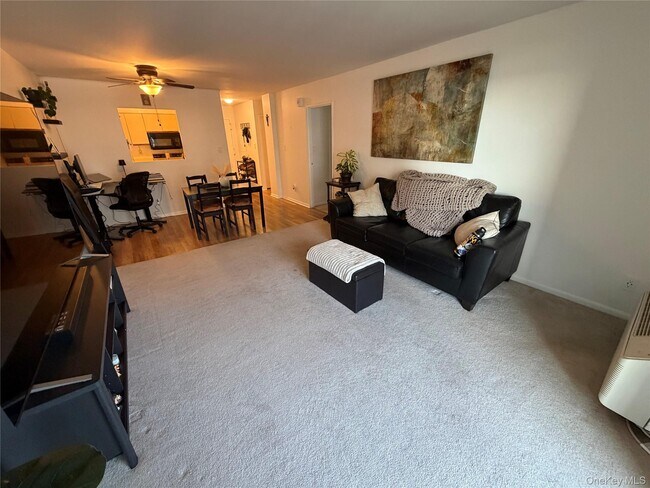 Building Photo - 360 Shore Rd