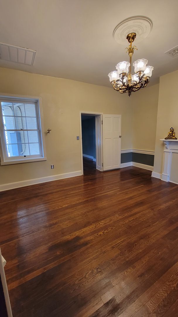 Building Photo - Charming Unit in the Heart of Downtown Frederick