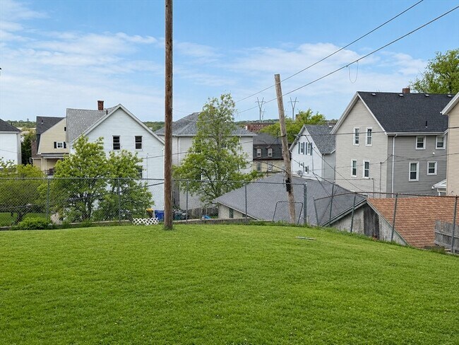 Building Photo - 1026 Rock St