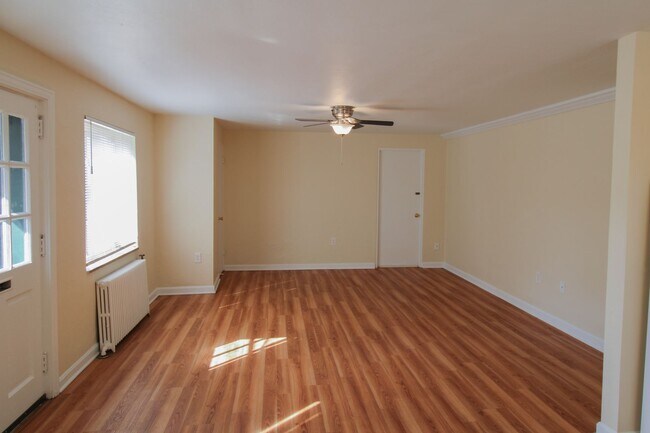 Building Photo - BLA 36 Washington